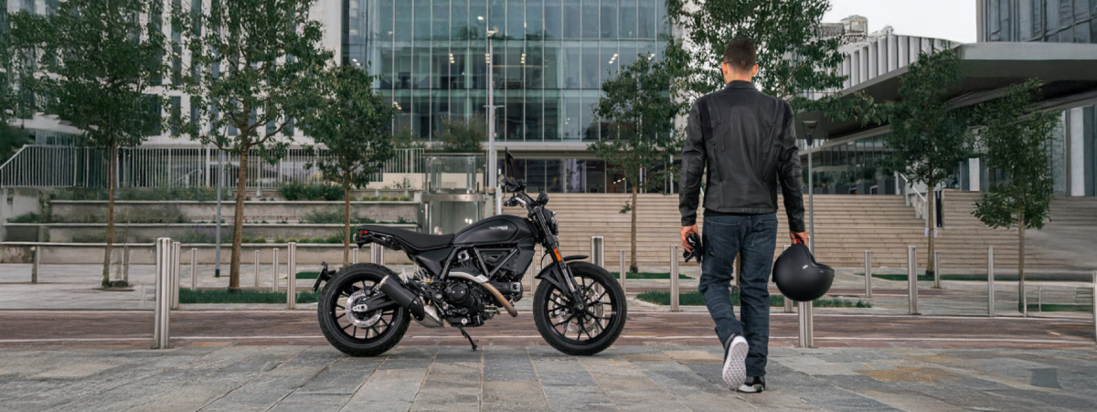 ドゥカティ100周年ライセンスサポート・プログラム